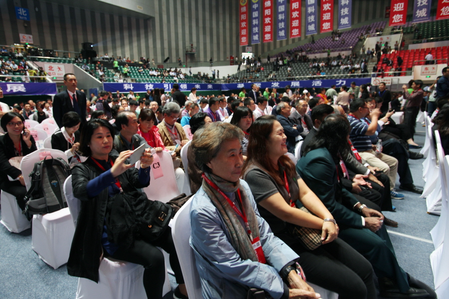 크기변환_중국사천성 국제과학기술박람회 개막식 참가.jpg